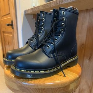 dr martens vegan felix